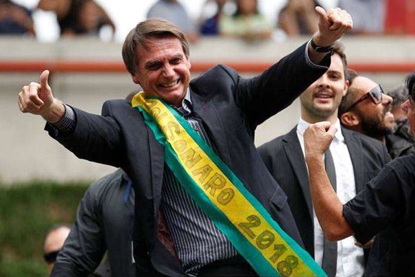 © Reuters Jair Bolsonaro em campanha para presidência 